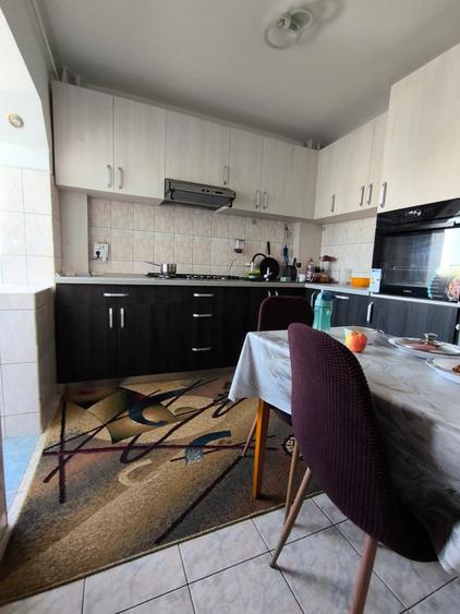 Apartament cu 3 camere, mobilat în Frumoasa