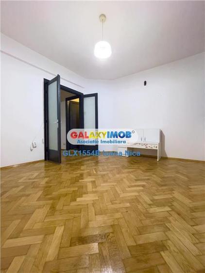 Apartament cu 2 camere semidecomandat, mobilat în Universitate