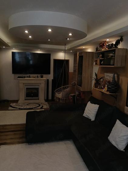 Apartament cu 4 camere decomandat în Central