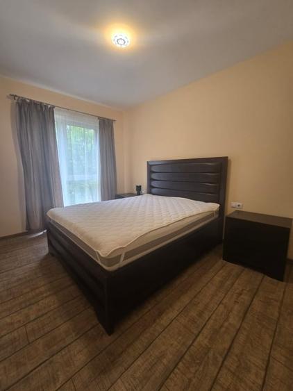 Apartament cu 2 camere decomandat, mobilat în Central