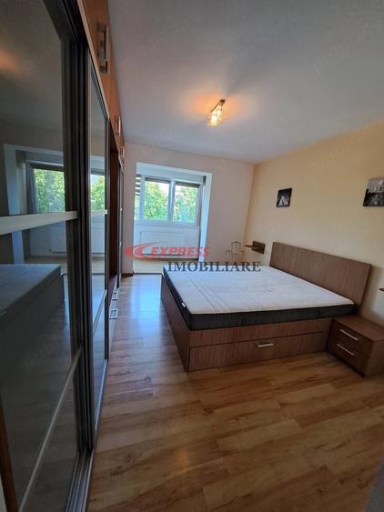 Apartament cu 3 camere semidecomandat în Titan