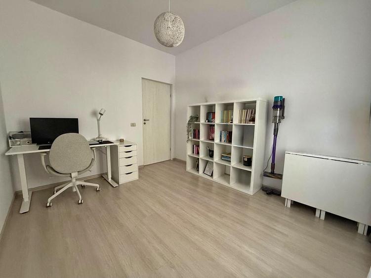 Apartament cu 3 camere în Roșu