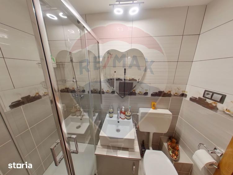 Apartament cu 4 camere de vanzare, Pia?a 1 Decembrie 1918 - 9