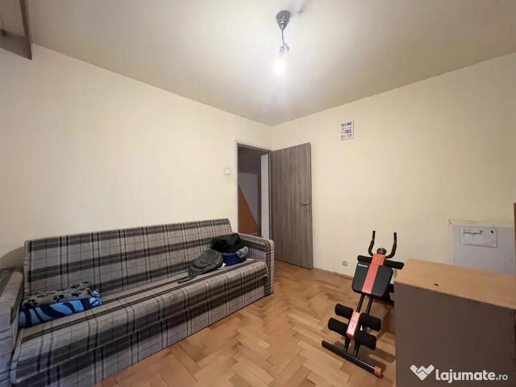 Apartament cu 3 camere decomandat în Central