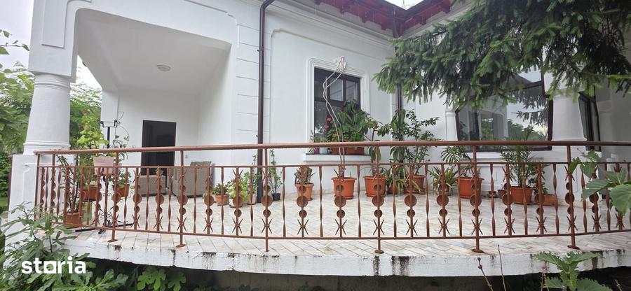 Casă cu 4 camere cu Teren 500 Mp în Far