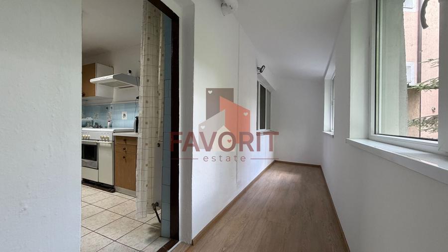 Apartament cu 3 camere decomandat, mobilat în Aradului
