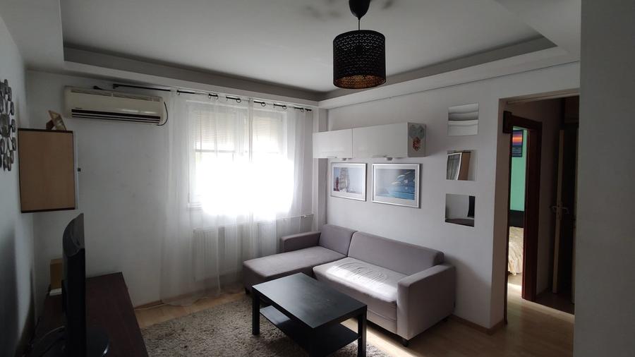 Apartament cu 2 camere semidecomandat în Gorjului