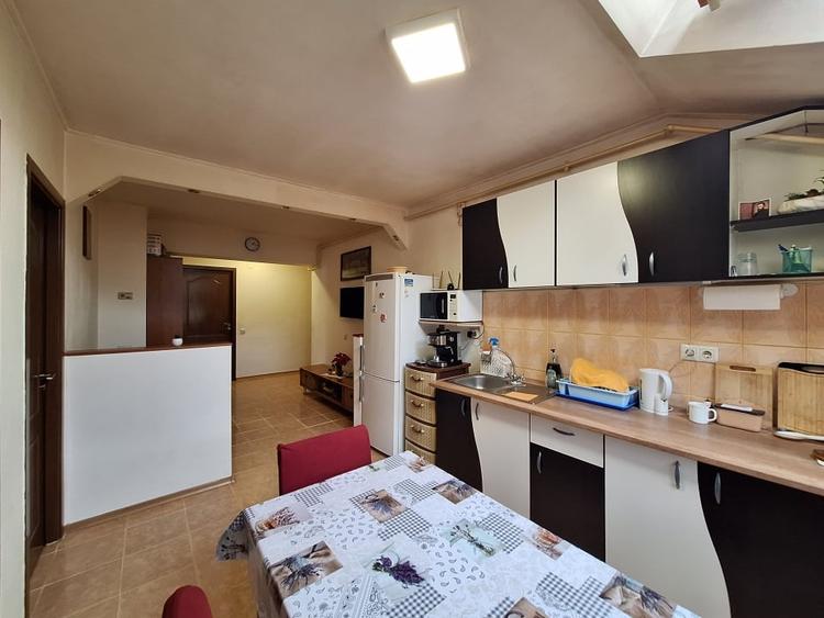 Apartament cu 3 camere semidecomandat, mobilat în Florești — fotografia 1