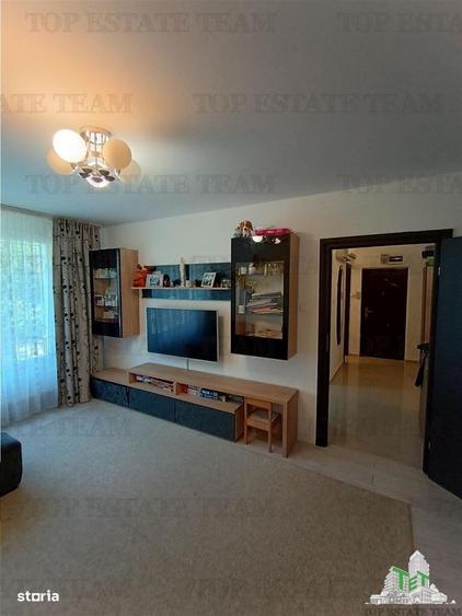 Apartament cu 4 camere decomandat în Ozana