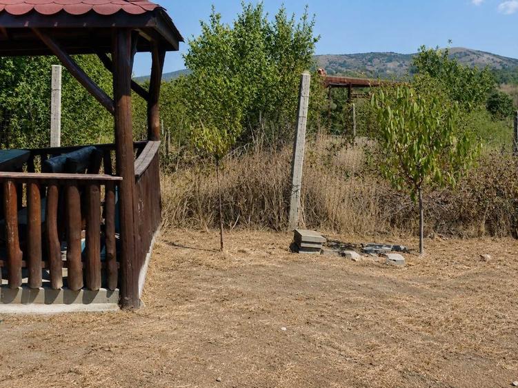 Teren de 700 mp, în Livada Beiușului
