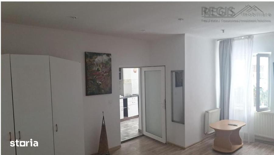 Garsoniera spatioasa si moderna cu pod la casa Strada Lunga - 1