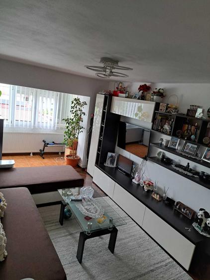 Apartament cu 2 camere decomandat în Hârșova