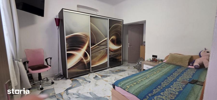 Casă cu 3 camere cu Teren 141 Mp în Central