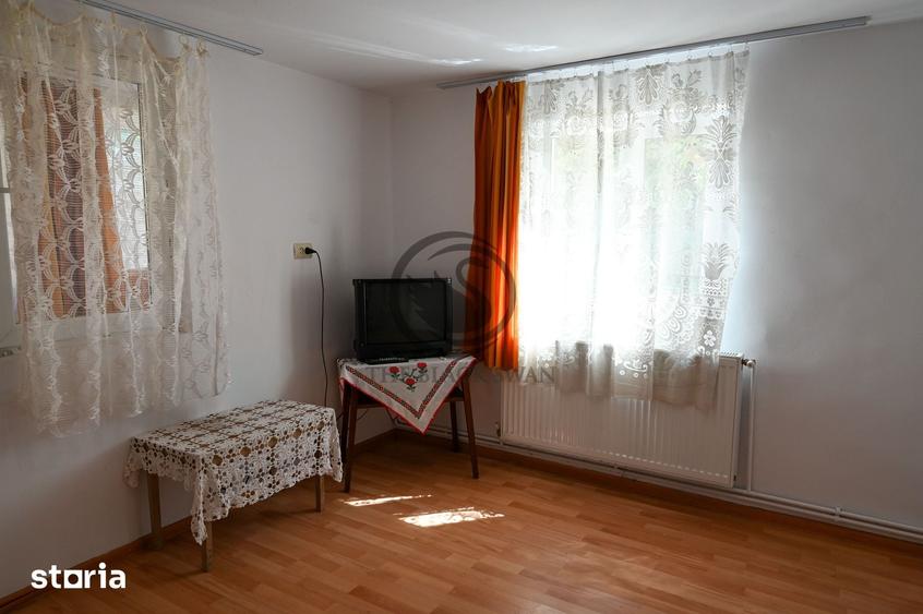 Casă cu 2 camere decomandat cu Teren 444 Mp în Bucov