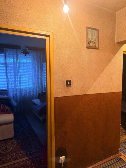Apartament cu 3 camere decomandat în Giurgiului
