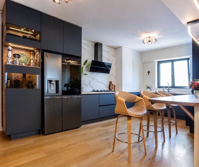 Apartament cu 3 camere decomandat, mobilat în Barbu Văcărescu