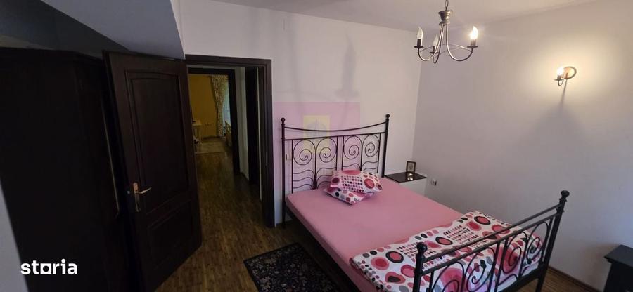 Casă cu 4 camere în Central
