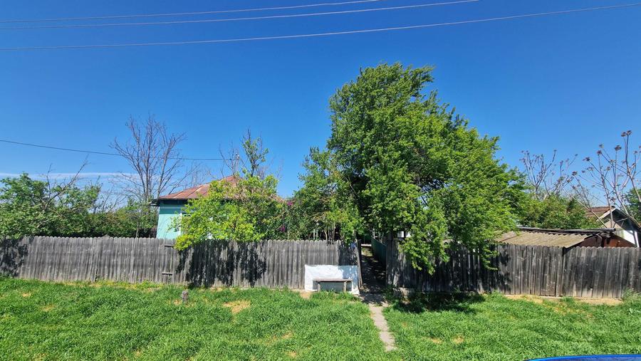 Casă cu 4 camere în Traian