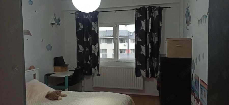Apartament cu 2 camere semidecomandat în Roșu