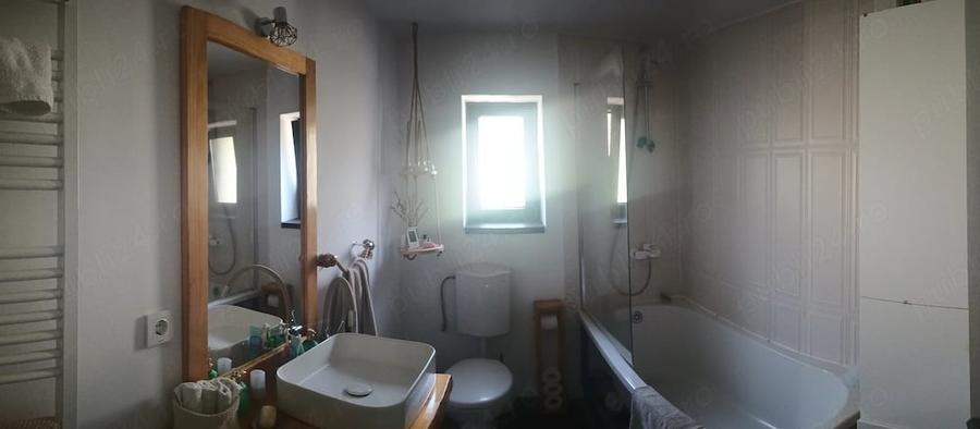 Casă cu 2 camere cu Teren 910 Mp în Central