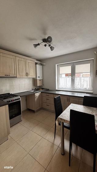Apartament cu 3 camere decomandat, mobilat în Central