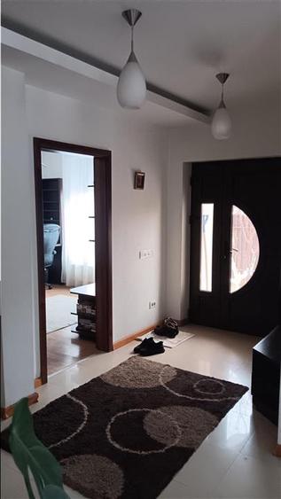 Casă individuală cu 5 camere cu Teren 300 Mp în Valea Lupului