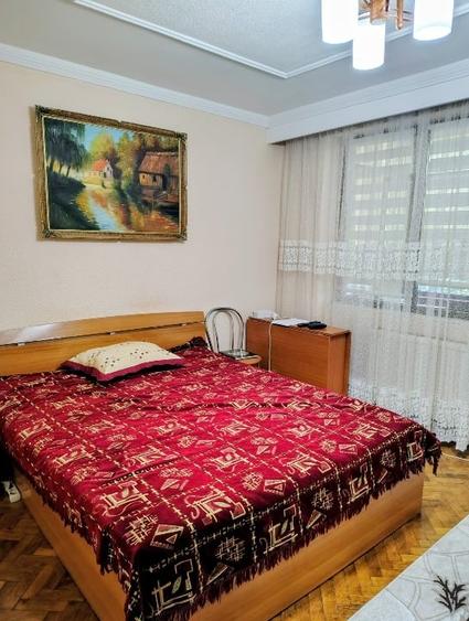 Apartament cu 3 camere decomandat, mobilat în Central