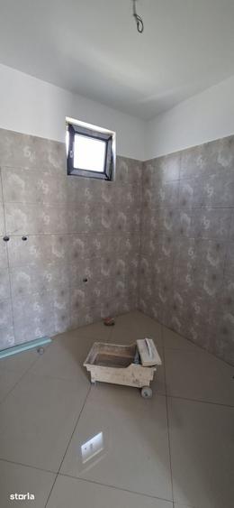 Casă cu 4 camere cu Teren 300 Mp în Holboca