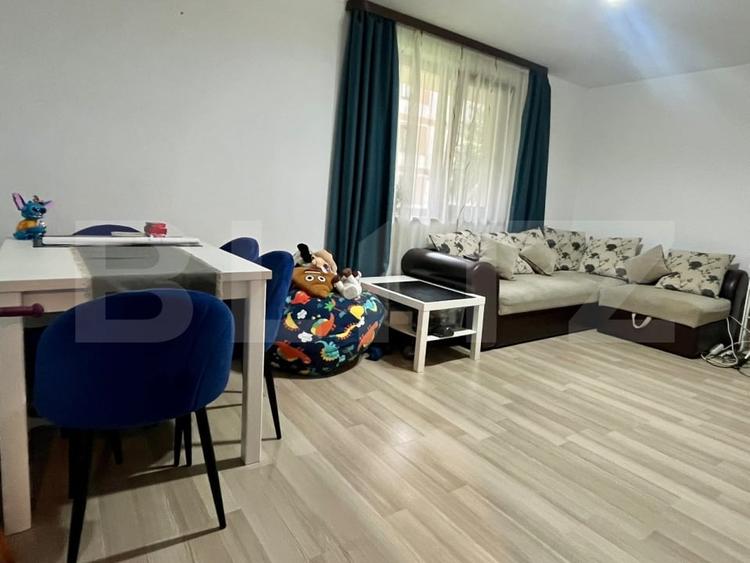 Apartament cu 2 camere decomandat, mobilat în Tractorul