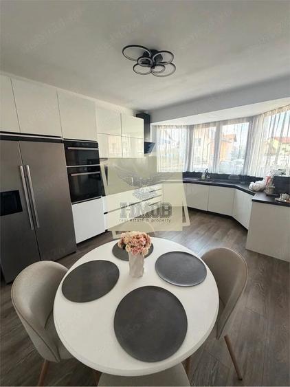 Casă cu 4 camere cu Teren 264 Mp în Central