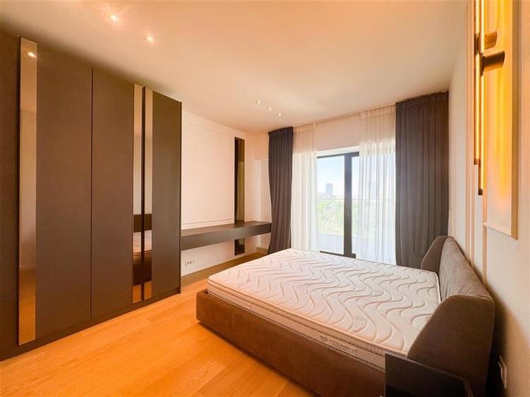 Apartament cu 3 camere decomandat, mobilat în Floreasca