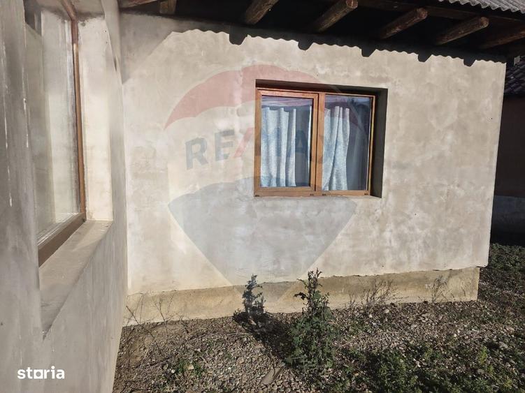 Casă cu 3 camere cu Teren 966 Mp în Gârleni