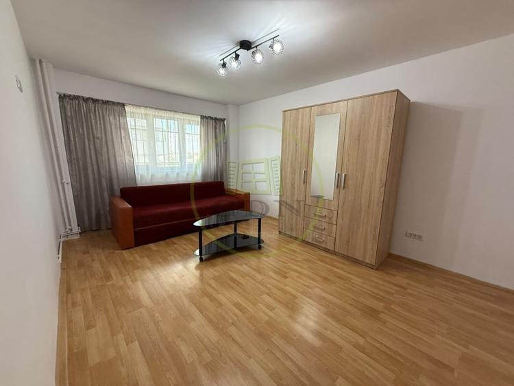 Apartament cu 2 camere decomandat, mobilat în Craiovița Nouă