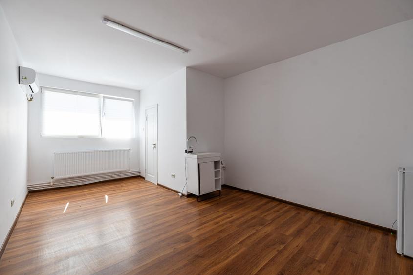 Birou, de 20.469999313354 mp, în Mehala