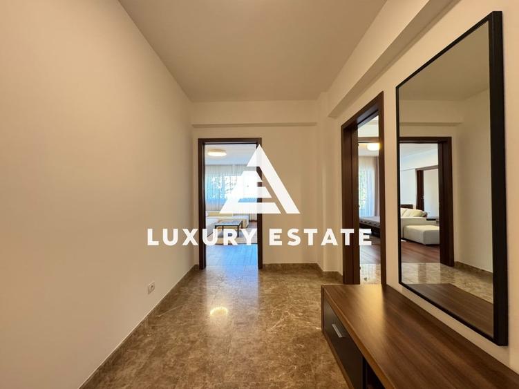 Apartament cu 4 camere decomandat în Polonă
