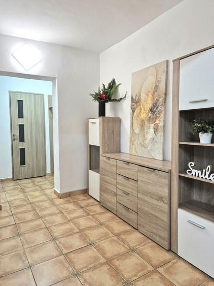 Apartament cu 3 camere semidecomandat în Dristor