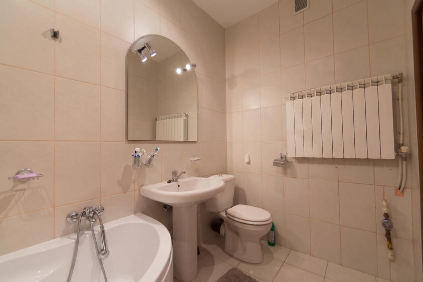 Apartament cu 2 camere decomandat în Universitate