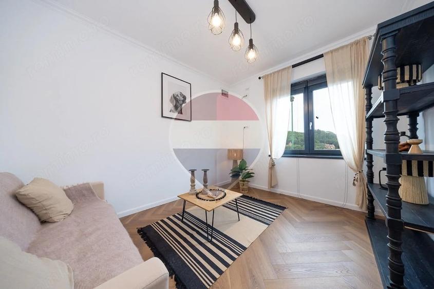 Apartament cu 2 camere semidecomandat în Brașovul Vechi