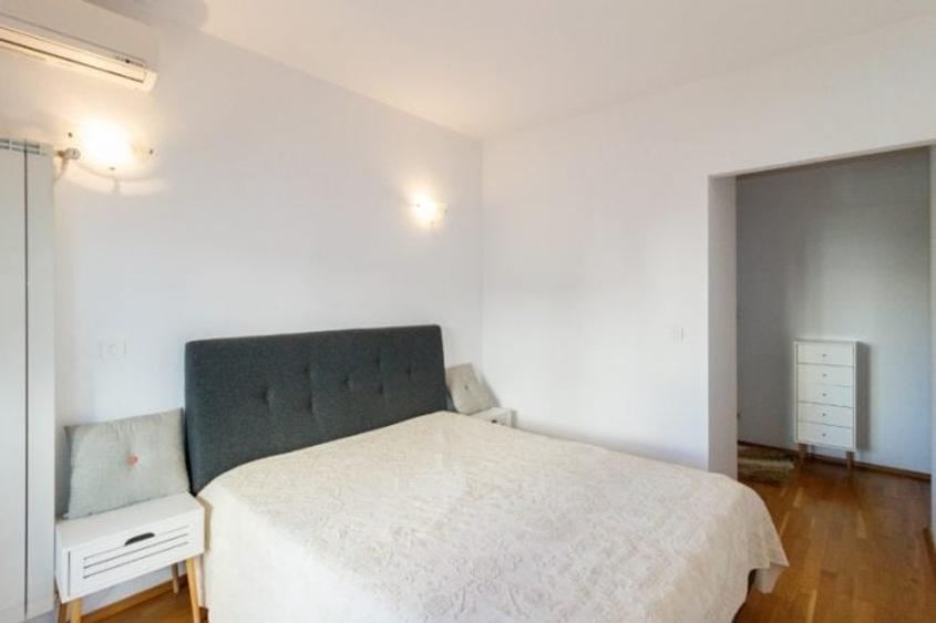 Apartament cu 3 camere decomandat, mobilat în Nord
