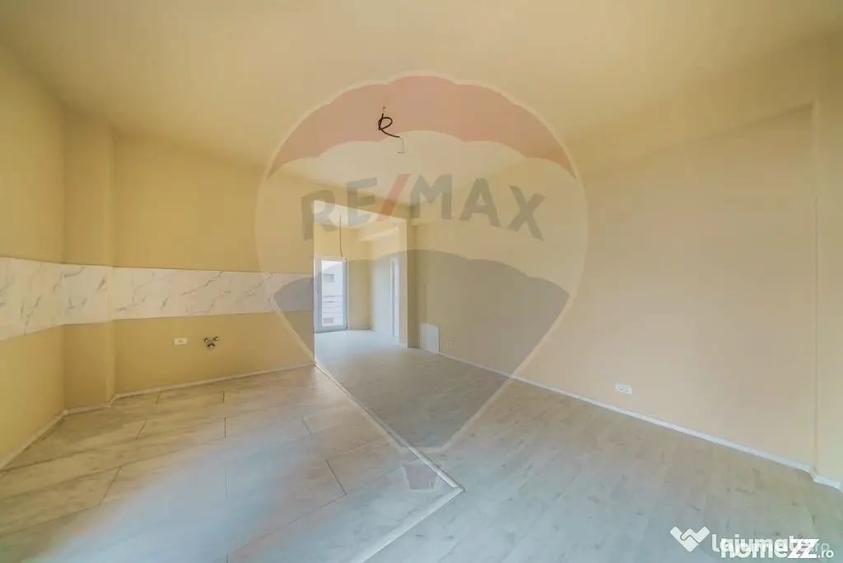 Apartament cu 2 camere semidecomandat în Intim