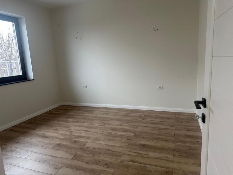 Casă individuală cu 3 camere cu Teren 400 Mp în Ciocănești
