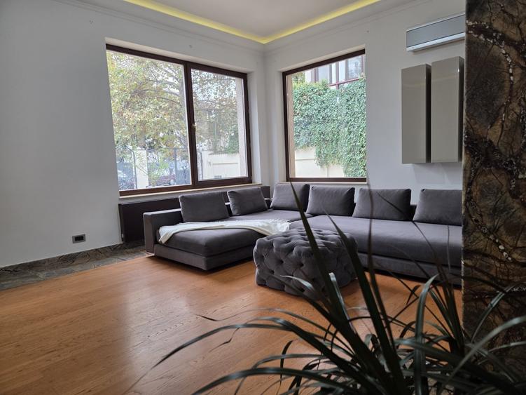Duplex cu 6 camere cu Canalizare în Dămăroaia