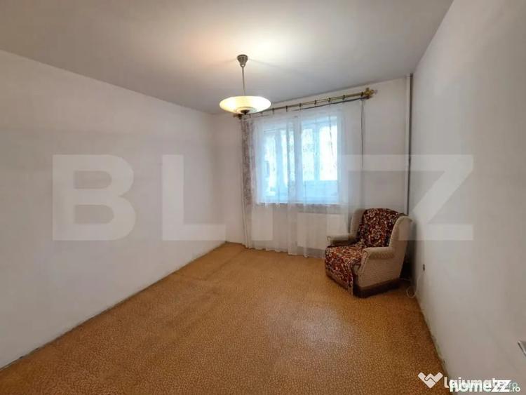 Apartament cu 3 camere semidecomandat în Griviței