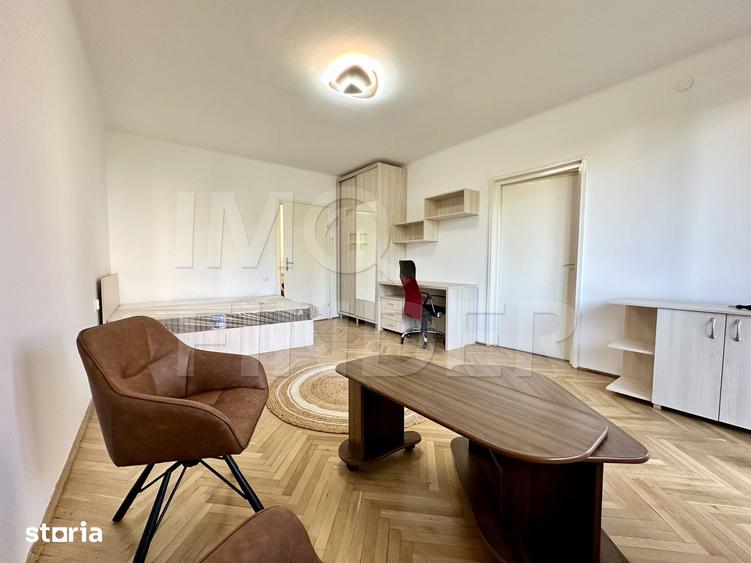 Apartament cu 3 camere decomandat în Central