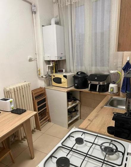 Apartament cu 3 camere decomandat, mobilat în Grădina Icoanei