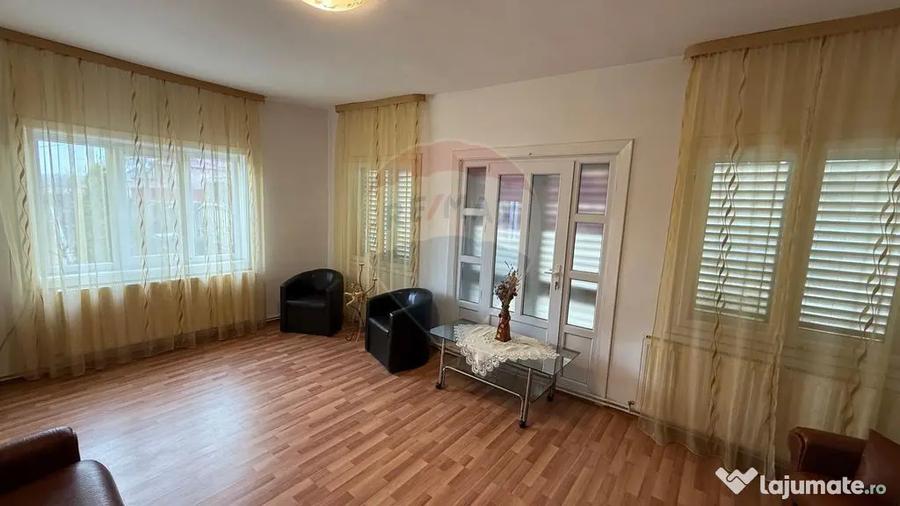 Casă cu 3 camere cu Teren 990 Mp în Fitionești