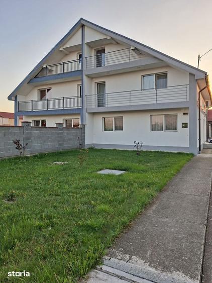 Casă cu 5 camere decomandat cu Teren 780 Mp în Săcălaz