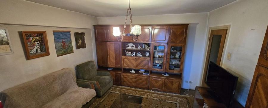Apartament cu 4 camere decomandat, mobilat în Independenței