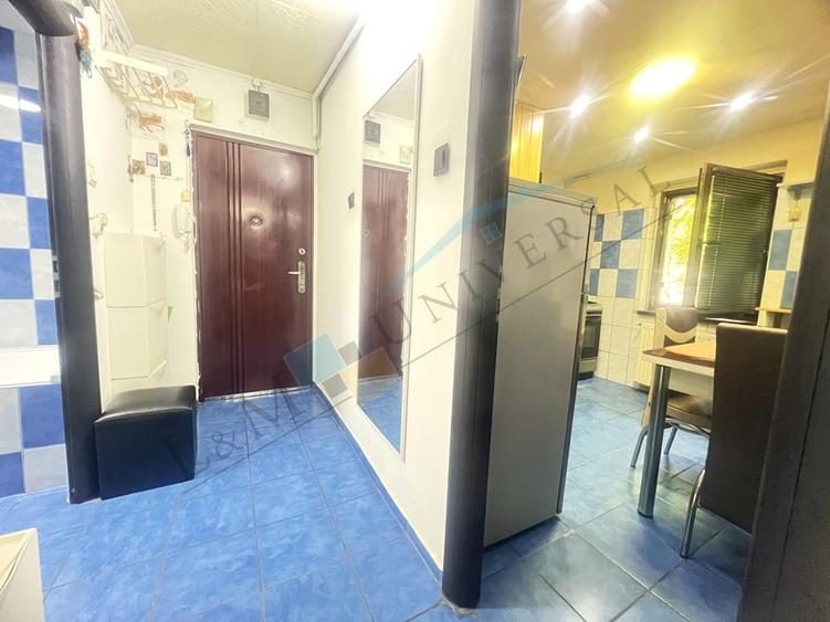 Garsonieră decomandată în Decebal