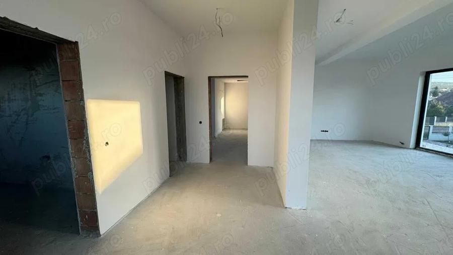 Casă cu 4 camere cu Teren 700 Mp în Central
